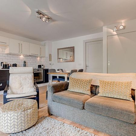 Apartment Cosmiques - Alpes Travel - Central Chamonix - Sleeps 4 Eksteriør bilde