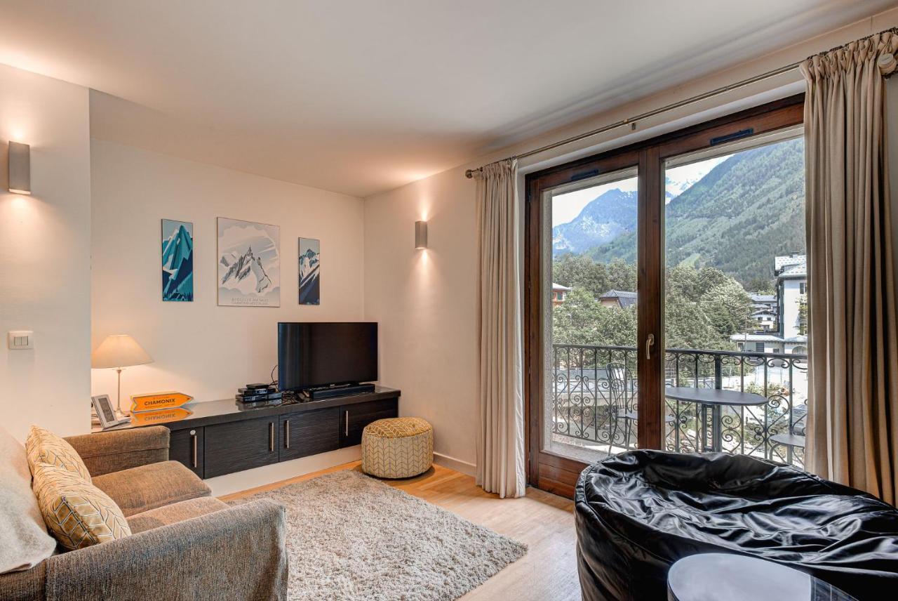 Apartment Cosmiques - Alpes Travel - Central Chamonix - Sleeps 4 Eksteriør bilde