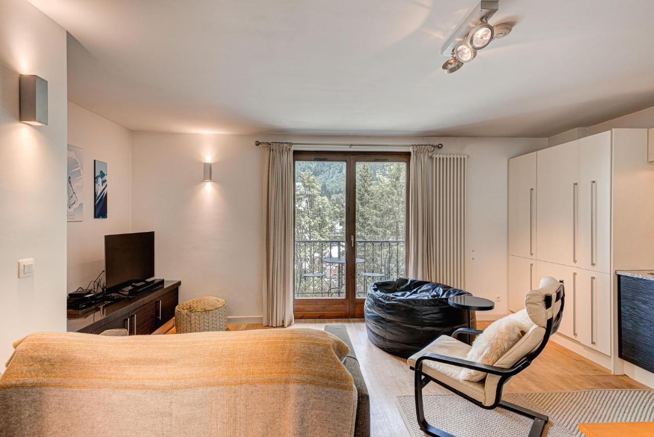Apartment Cosmiques - Alpes Travel - Central Chamonix - Sleeps 4 Eksteriør bilde