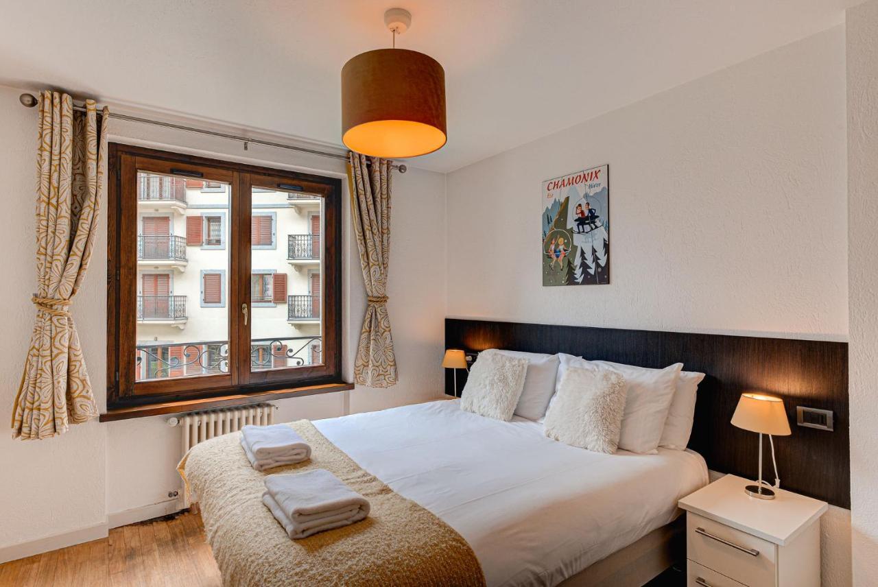 Apartment Cosmiques - Alpes Travel - Central Chamonix - Sleeps 4 Eksteriør bilde