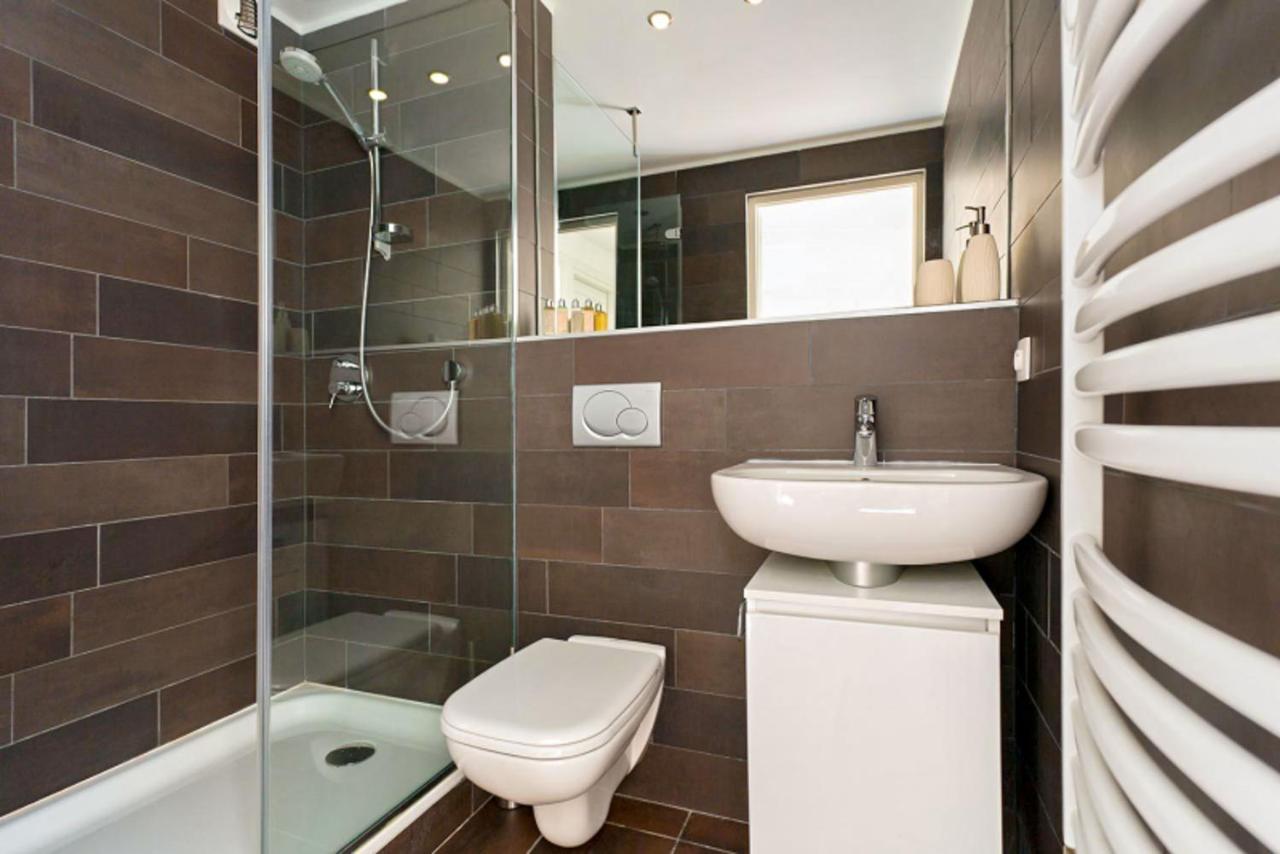 Apartment Cosmiques - Alpes Travel - Central Chamonix - Sleeps 4 Eksteriør bilde