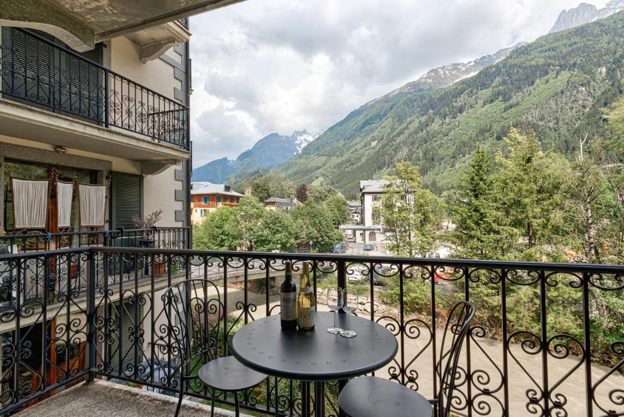 Apartment Cosmiques - Alpes Travel - Central Chamonix - Sleeps 4 Eksteriør bilde