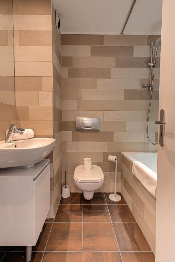 Apartment Cosmiques - Alpes Travel - Central Chamonix - Sleeps 4 Eksteriør bilde